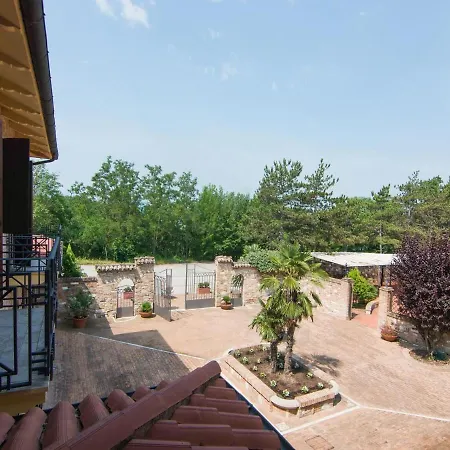 Majestic In With Private Pool Fermignano